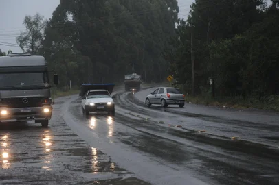 CAXIAS DO SUL, RS, BRASIL (06/05/2021)Fotos do trânsito para a pauta sobre as ações do Maio Amarelo. (Antonio Valiente/Agência RBS)<!-- NICAID(14775893) -->