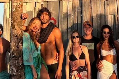 Grazi Massafera e Marlon Teixeira aparecem juntos pela primeira vez e web repercute: "Belo casal"<!-- NICAID(15479188) -->