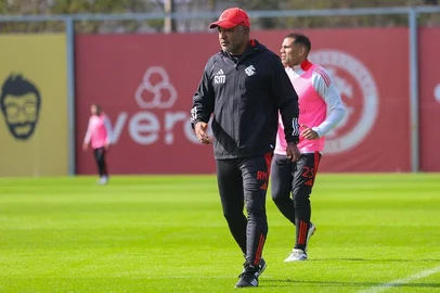 Roger Machado comandou treino do Inter