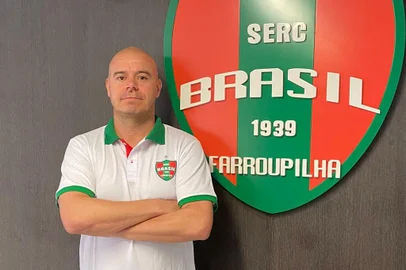 Brasild e Farroupilha anuncia o técnico Luciano Almeida para a Divisão de Acesso 2023<!-- NICAID(15372743) -->