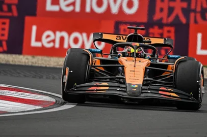 McLaren's Australian driver Oscar Piastri drives during the Formula One Chinese Grand Prix at the Shanghai International Circuit in Shanghai on March 23, 2025. (Photo by Hector RETAMAL / AFP)<!-- NICAID(16002809) -->
