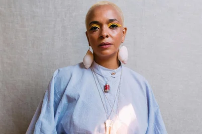 Cantora Anelis Assumpção é atração dentro da programação da Mostra Tum Tum, que ocorre em paralelo ao Aldeia Sesc, em Caxias do Sul.<!-- NICAID(14937241) -->