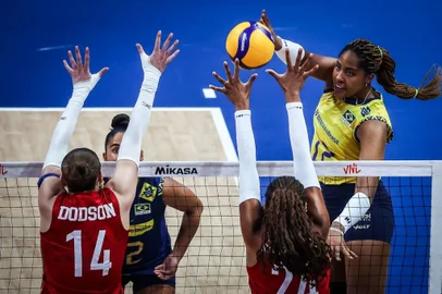 Ana Cristina, vôlei