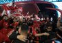 Empolgados com vitória, colorados fazem festa no retorno do Inter a Porto Alegre