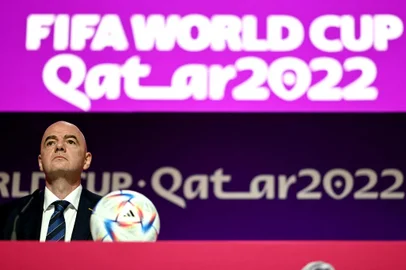 FIFA President Gianni Infantino attends a press conference at the Qatar National Convention Center (QNCC) in Doha on November 19, 2022, ahead of the Qatar 2022 World Cup football tournament. - Infantino hit back at Western critics of Qatar's human rights record at his opening press conference of the World Cup on November 19, blasting their "hypocrisy". (Photo by GABRIEL BOUYS / AFP)<!-- NICAID(15270118) -->