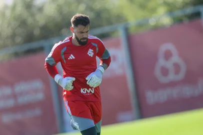 Ricardo Duarte / Inter,Divulgação Treino do Inter no CT Parque Gigante. Na foto, o goleiro Matheus Cunha.<!-- NICAID(16340713) -->