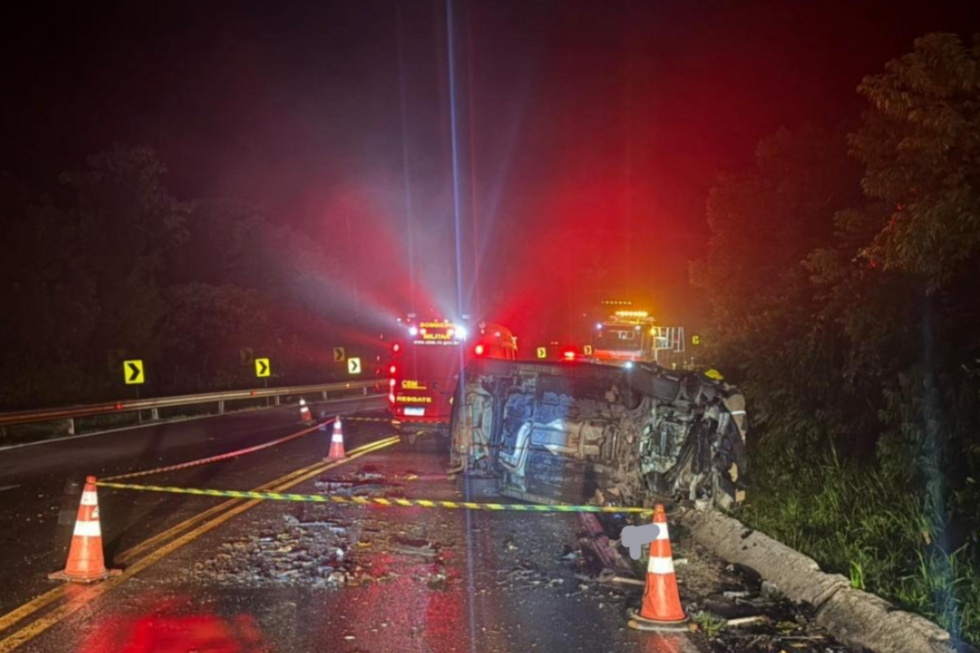 Homem morre em colis&atilde;o frontal entre carro e caminh&atilde;o na RS-122, em Farroupilha