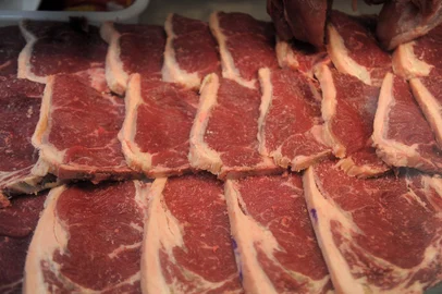 CAXIAS DO SUL, RS, BRASIL, 11/07/2022 - Aumento do preço da carne bovina altera comportamento do consumidor, que tem optado por carnes mais baratas como frango e suíno. (Marcelo Casagrande/Agência RBS)<!-- NICAID(15145724) -->
