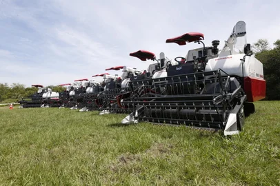 Irga investe R$ 5,43 milhões em colheitadeiras e tratores para a rizicultura no RS <!-- NICAID(15391113) -->