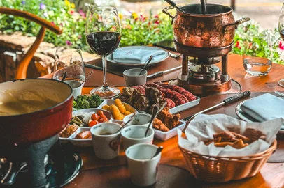 gramado, fondue, serra gaucha, destemperados<!-- NICAID(15788955) -->