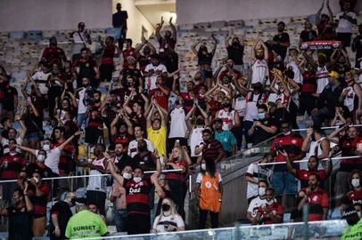 FLAMENGO X GRÊMIORJ - FLAMENGO/GREMIO - ESPORTES - Torcida durante Flamengo x Grêmio, partida válida pela Copa do Brasil 2021, realizada no Estádio Maracanã, localizado na cidade do Rio deJaneiro (RJ), nesta quarta-feira (15). 15/09/2021 - Foto: NAYRA HALM/FOTOARENA/FOTOARENA/ESTADÃO CONTEÚDOEditoria: ESPORTESLocal: RIO DE JANEIROIndexador: NAYRA HALMFonte: 2120423Fotógrafo: FOTOARENA<!-- NICAID(14890764) -->
