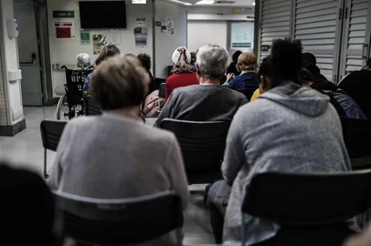 PORTO ALEGRE, RS, BRASIL, 29-05-2026: O aumento de doenças respiratórias no Estado preocupa as autoridades gaúchas. Na Capital, a prefeitura já adota medidas para lidar com a alta demanda nas unidades de saúde. No Hospital de Pronto Socorro de Porto Alegre, equipes trabalham para mantar o fluxo de antedimentos. Foto: Renan Mattos / Agência RBS<!-- NICAID(16296360) -->