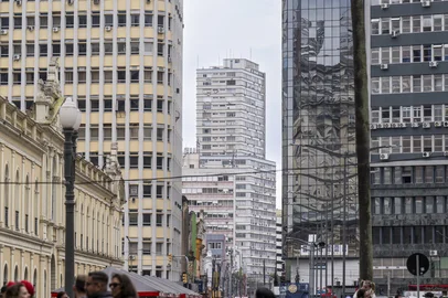 Centro de Porto Alegre. Plano diretor. IPTU. PrÃ©dios. Urbano. Cidade. ImÃ³veis, imÃ³vel.<!-- NICAID(16386294) -->