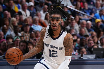 Memphis Grizzlies v Denver NuggetsDENVER, CO - MARCH 3: Ja Morant #12 of the Memphis Grizzlies dribbles the ball during the game against the Denver Nuggets on March 3, 2023 at the Ball Arena in Denver, Colorado. NOTE TO USER: User expressly acknowledges and agrees that, by downloading and/or using this Photograph, user is consenting to the terms and conditions of the Getty Images License Agreement. Mandatory Copyright Notice: Copyright 2023 NBAE   Garrett Ellwood/NBAE via Getty Images/AFP (Photo by Garrett Ellwood / NBAE / Getty Images / Getty Images via AFP)Editoria: SPOLocal: DenverIndexador: GARRETT ELLWOODSecao: basketballFonte: NBAE / Getty ImagesFotógrafo: CONTRIBUTOR<!-- NICAID(15367613) -->