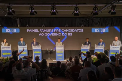 Debate dos pré-candidatos na assembleia de verão da Famurs<!-- NICAID(16240006) -->