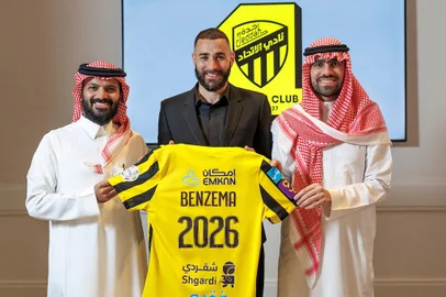 Anúncio do Benzema no Al-Ittihad