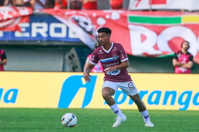 Volante Vini Guedes é um dos titulares do Caxias no Campeonato Gaúcho<!-- NICAID(15381565) -->