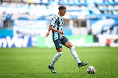 Gremio x Santa CruzRS - FUTEBOL/RECOPA GAUCHA 2021 /GREMIO X SANTA CRUZ - ESPORTES - Lance da partida entre Gremio e Santa Cruz disputada na manha deste domingo, na Arena do Gremio, valida pela Recopa Gaucha 2021. FOTO: LUCAS UEBEL/GREMIO FBPA/ DivulgaçãoEditoria: SPOLocal: Porto AlegreIndexador: Lucas UebelSecao: futebolFonte: Gremio.netFotógrafo: Gremio x Santa Cruz<!-- NICAID(14801993) -->