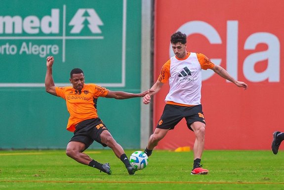 johnny e jean dias no treino do inter