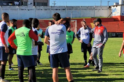 Treino do Passo Fundo, preparatório para o jogo de sábado, 10/06<!-- NICAID(15451829) -->