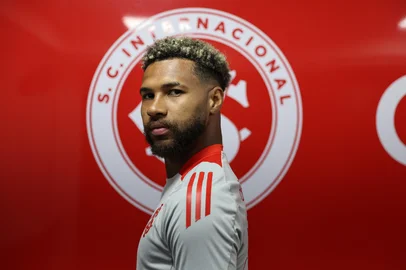Porto Alegre, RS, Brasil - Entrevista com Wesley Ribeiro da Silva, mais conhecido como Wesley, nascido em Salvador em 30 de março de 1999), é um futebolista brasileiro que atua como ponta-equerda. Atualmente joga pelo Internacional.Indexador: jeff botega<!-- NICAID(16004468) -->