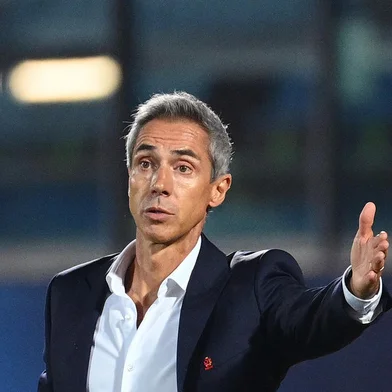 Poland's coach Paulo Sousa from Portugal gestures during the FIFA World Cup Qatar 2022 qualifying Group I football match between San Marino and Poland at the Serravalle Stadium in San Marino, on September 5, 2021. (Photo by Vincenzo PINTO / AFP)Editoria: SPOLocal: San MarinoIndexador: VINCENZO PINTOSecao: soccerFonte: AFPFotógrafo: STF<!-- NICAID(14976521) -->