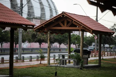 Parque Marinha do Brasil  terpa novas churrasqueiras, custeadas pelo Internacional.  São 6 churrasqueiras cobertas e 14 churrasqueiras sem cobertura.Indexador: DF<!-- NICAID(16046666) -->