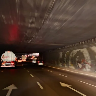 Novo furto de cabos causa apagão no Túnel da Conceição, em Porto Alegre.<!-- NICAID(16149888) -->