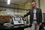 CAXIAS DO SUL, RS, BRASIL, 16/09/2022. Cartório Eleitoral de Caxias do Sul inicia o processo de geração de mídias e carga nas  urnas eletrônicas que serão utilizadas nas eleições de outubro. Na foto, Edson Borowski, chefe do cartório da 169ª Zona Eleitoral. (Bruno Todeschini/Agência RBS)<!-- NICAID(15208131) -->