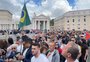 Brasileiros enfrentam filas para se despedir do papa Francisco