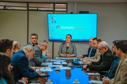 Reunião do Grupo Hospitalar Conceição com prefeitos e secretários da saúde sobre a crise da emergência nos hospitais, realizada na sede da Famurs.<!-- NICAID(16047248) -->