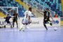 Lance de jogo entre Tubarão e Assoeva pela Liga Nacional de Futsal em 2023.