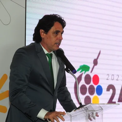 CAXIAS DO SUL, RS, BRASIL, 17/11/2021. Surdolimpíadas 2022 em Caxias do Sul. Cerimônia de apresentação das medalhas da competição com a presença de Richard Ewald, da vice-prefefita e presidente de honra do Comitê organizador da Surdolimpíadas, e do secretário Estadual do Esporte e Lazer, Danrlei de Deus. (Porthus Junior/Agência RBS)<!-- NICAID(14943350) -->