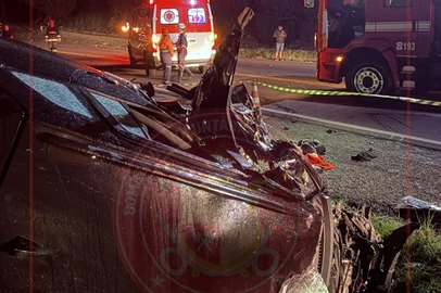 acidente registrado na noite desta segunda-feira (13) na BR-470, em Garibaldi<!-- NICAID(16265323) -->