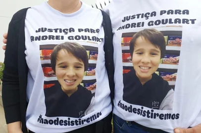 Vinicius Coimbra / Agência RBS O júri do caso Andrei Ronaldo Goulart Gonçalves continua nesta terça-feira (28), com expectativa de encerramento no fim do dia. A programação prevê debates entre acusação e defesa, no plenário dos grandes júris, no Foro Central de Porto Alegre.<!-- NICAID(16155372) -->