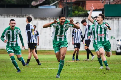 Juventude x Santos, no Brasileirão Sub-17 de 2025<!-- NICAID(16047417) -->