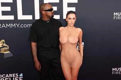 Kanye West e Bianca Censori <!-- NICAID(15968191) -->