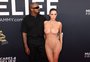 Quem é Bianca Censori, esposa de Kanye West que apareceu nua no Grammy 2025