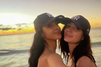 Mariana Varela, Miss Argentina, e Fabíola Valentin, Miss Porto Rico, se casaram no âmbito civil em 28 de outubro de 2022, após dois anos de namoro.<!-- NICAID(15253317) -->