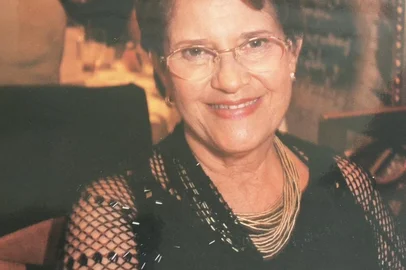 A escuta atenta, o cuidado com o outro e a sensibilidade que atravessou diferentes formas de expressão marcaram a trajetória da médica psiquiatra Gládis da Cruz Ferreira, que faleceu em 14 de janeiro, aos 93 anos, de causas naturais, em Porto Alegre.<!-- NICAID(16209602) -->