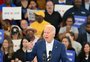 Influente congressista democrata Adam Schiff pede a Biden que retire candidatura