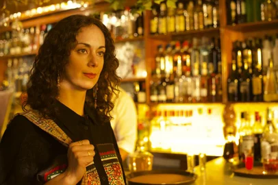 Amarração no Amor, nova série da HBO Max (ao centro, Ana, a protagonista)<!-- NICAID(14859598) -->