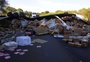 Tombamento de carreta bloqueia pista em ambos os sentidos entre Passo Fundo e Ernestina