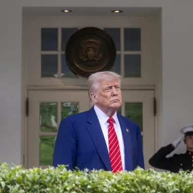US President Donald Trump takes questions outside the West Wing of White House in Washington, DC, on May 8, 2025. (Photo by Jim WATSON / AFP)<!-- NICAID(16033023) -->