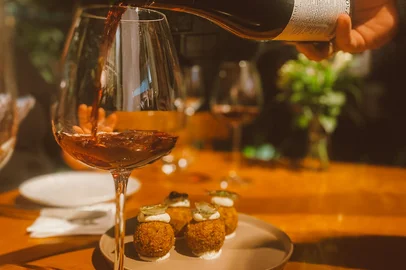 vinho, destemperados, porto alegre, gastronomia, croqueta<!-- NICAID(15148646) -->
