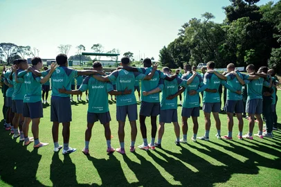 Juventude<!-- NICAID(16217705) -->