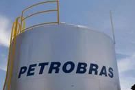 Petrobras<!-- NICAID(15429477) -->