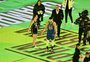 Stephen Curry supera Sabrina Ionescu e vence desafio inédito de arremessos de três pontos da NBA