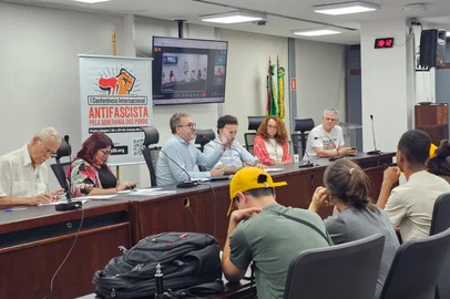 Reunião preparatória para a Conferência Antifascista de Porto Alegre<!-- NICAID(16207757) -->