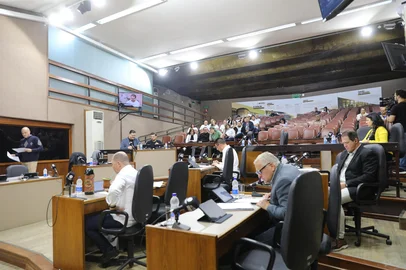 Um projeto de lei que propõe mapear áreas públicas ociosas de Caxias do Sul e criar um inventário foi aprovado na Câmara de Vereadores nesta quinta-feira (8). A proposta ainda precisa ser avaliada pelo Executivo para ser ou não sancionada. <!-- NICAID(16383472) -->